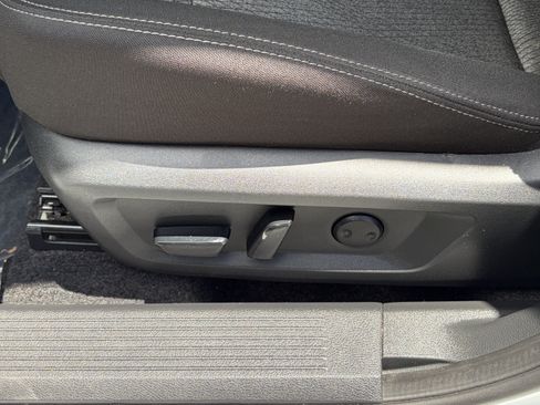 Used 2024 Nissan Rogue SV FWD image 19