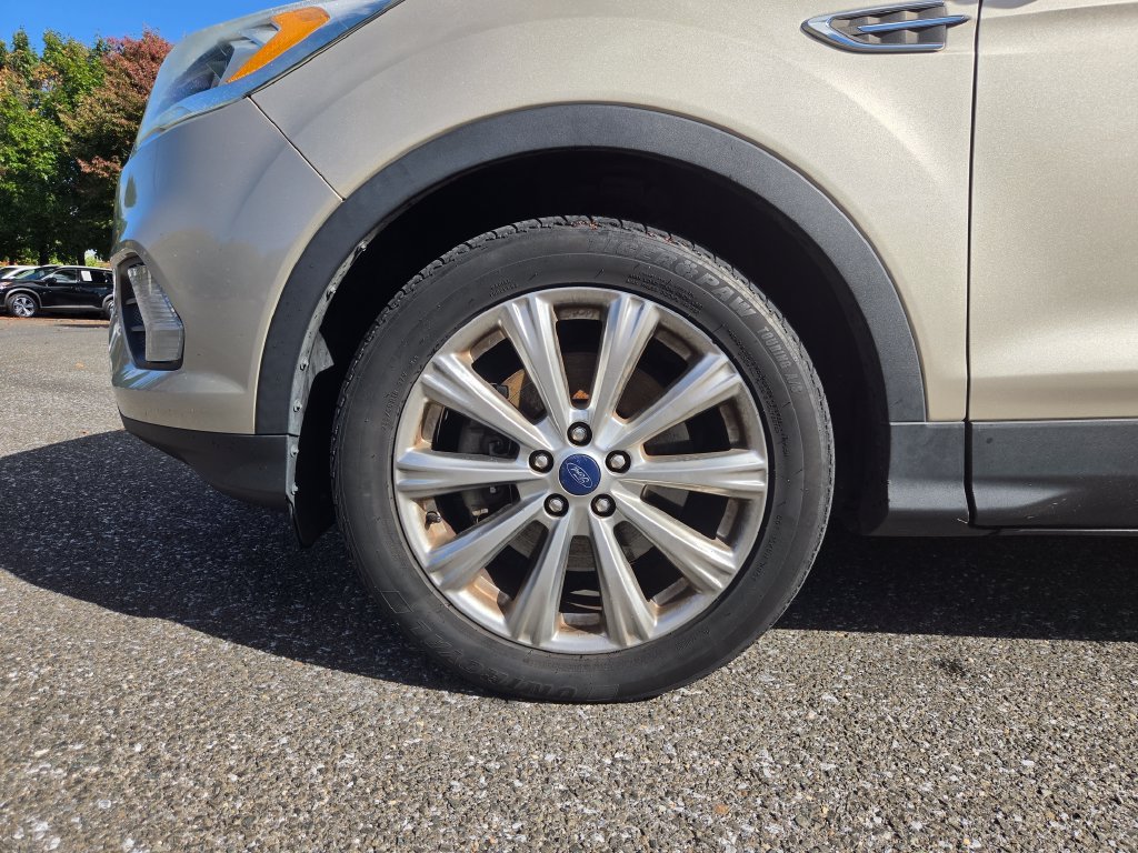 Used 2017 Ford Escape Titanium AWD/4WD image 9