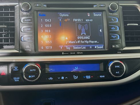 Used 2016 Toyota Highlander Limited AWD/4WD image 24