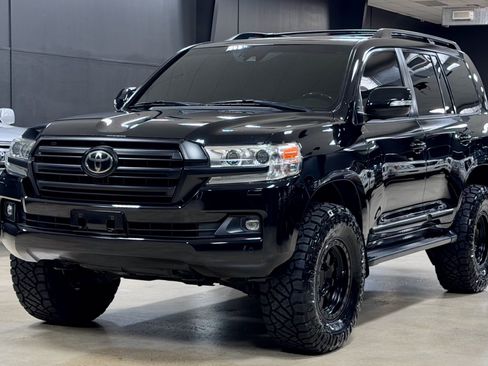 Used 2018 Toyota Land Cruiser w/ Carpet Mat Package AWD/4WD image 1