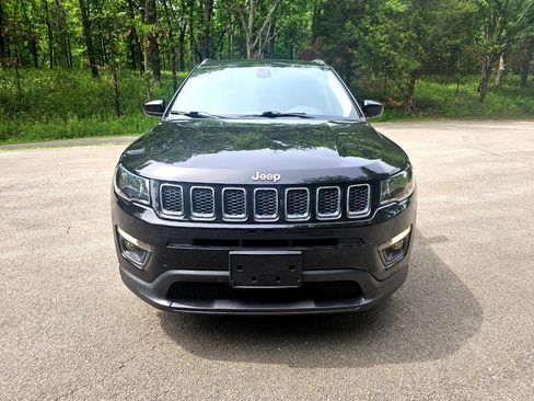 Used 2017 Jeep Compass Latitude w/ Popular Equipment Group image 13