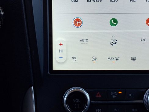 Used 2023 Ford Edge SEL w/ Convenience Package image 5