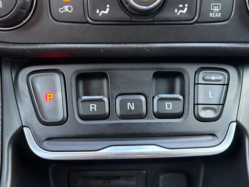 Used 2018 GMC Terrain Denali w/ Advanced Safety Package AWD/4WD image 27