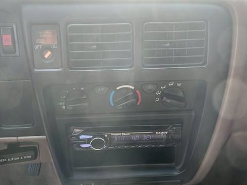 Used 2003 Toyota Tacoma 2WD Regular Cab image 10