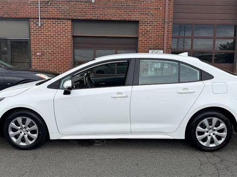 Used 2020 Toyota Corolla LE FWD image 6