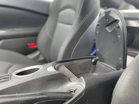 Used 2015 Nissan 370Z Coupe RWD image 19
