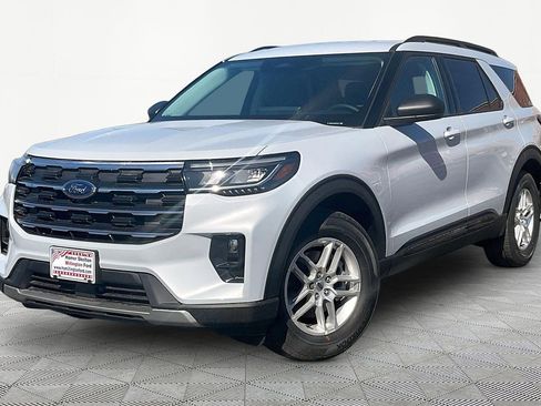 New 2026 Ford Explorer Active w/ Active Comfort Package image 2