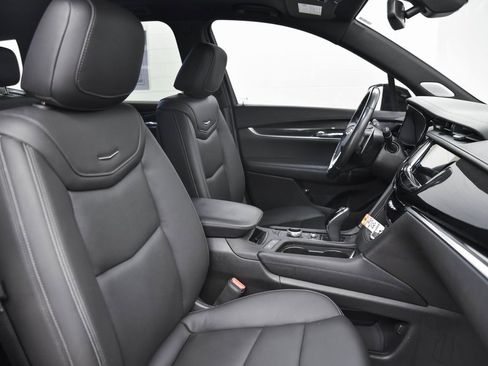 Used 2023 Cadillac XT6 Sport image 16