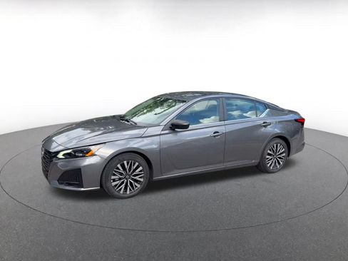 Used 2026 Nissan Altima 2.5 SV FWD image 7