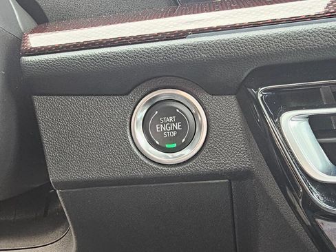 Used 2024 Chevrolet Traverse RS w/ LPO, Floor Liner Package image 38