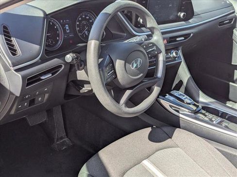 Used 2021 Hyundai Sonata SE w/ Preferred Accessory Package image 10
