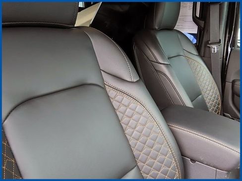 Used 2022 Jeep Gladiator Overland image 10