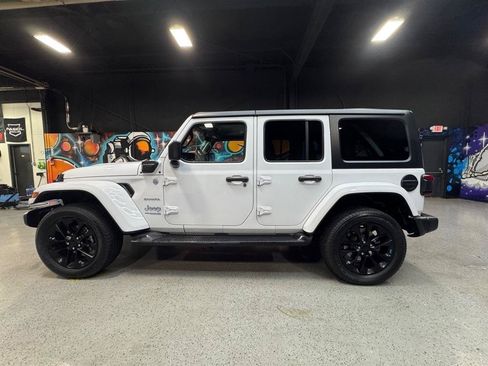 Used 2022 Jeep Wrangler Unlimited Sahara w/ Cold Weather Group AWD/4WD image 2