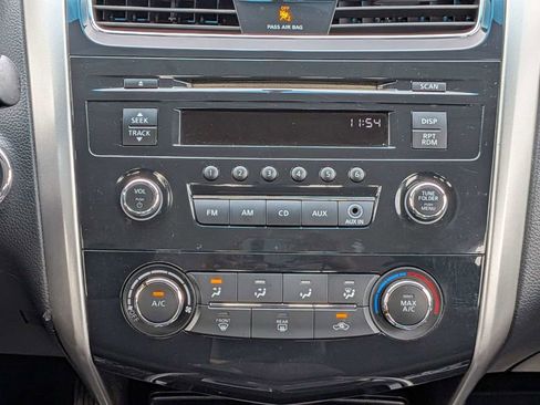 Used 2013 Nissan Altima 2.5 S FWD image 17