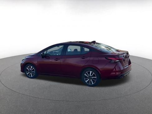 Used 2025 Nissan Versa SV image 9