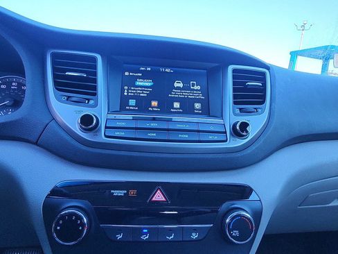 Used 2018 Hyundai Tucson SEL image 11
