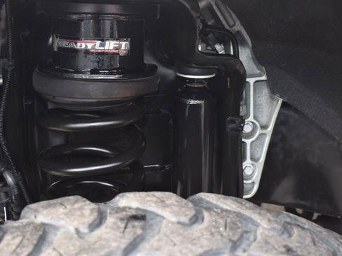 Used 2022 Ford F250 Lariat w/ Black Appearance Package image 5