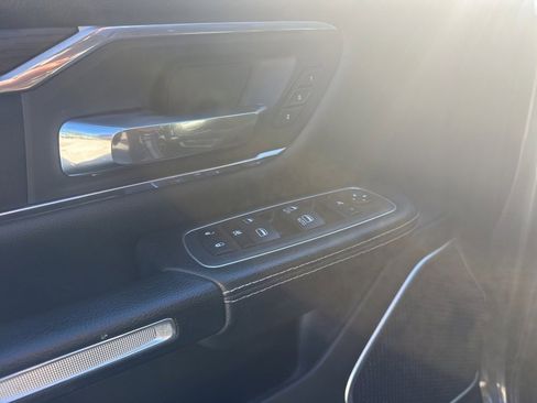 Used 2023 RAM 1500 Laramie image 12