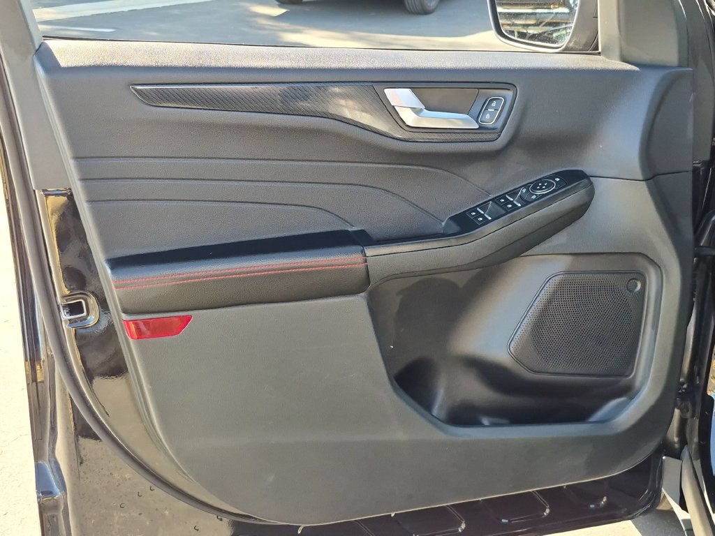 Used 2025 Ford Escape ST-Line AWD/4WD image 11