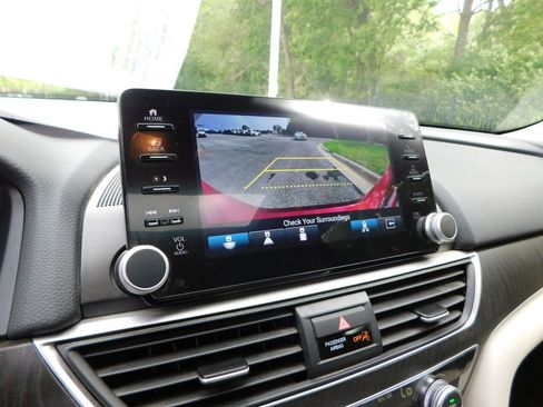 Used 2022 Honda Accord EX-L image 11