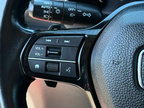 Used 2023 Honda Pilot Touring image 16