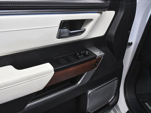 Used 2024 Toyota Sequoia Capstone image 10