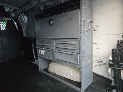 Used 2018 Chevrolet Express 2500 w/ Driver Convenience Package image 50