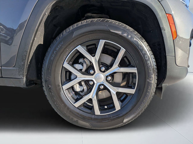 Used 2024 Jeep Grand Cherokee Limited RWD image 10
