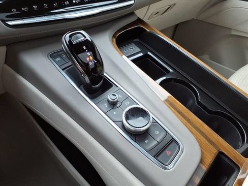 Used 2024 Cadillac Escalade Sport Platinum AWD/4WD image 36