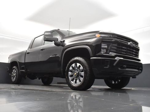 Used 2024 Chevrolet Silverado 2500 Custom w/ Custom Value Package image 45