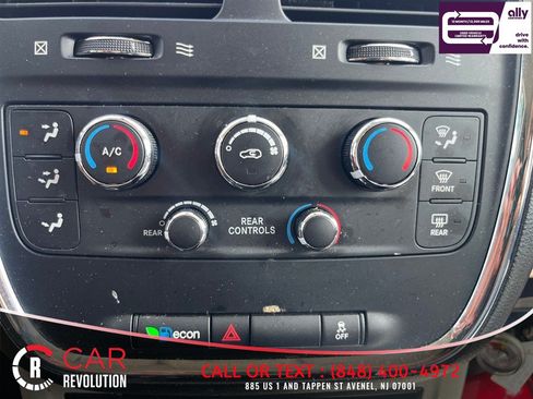 Used 2019 Dodge Grand Caravan SE FWD image 18