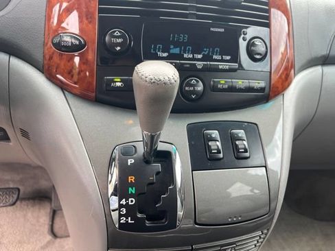 Used 2008 Toyota Sienna XLE FWD image 26