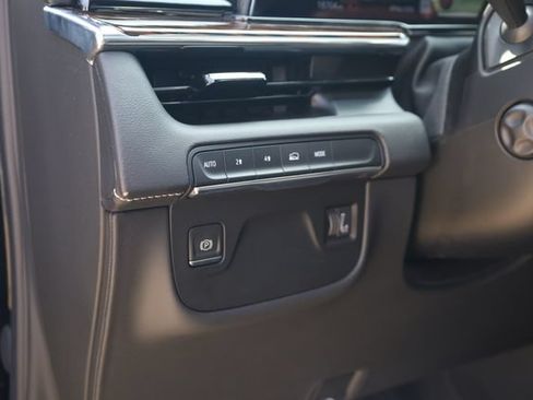 Used 2023 Cadillac Escalade Premium Luxury AWD/4WD image 10
