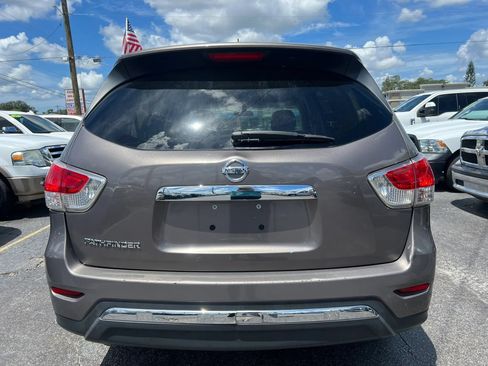 Used 2014 Nissan Pathfinder S FWD image 6