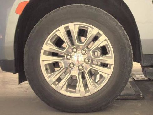 Used 2024 GMC Yukon XL Denali image 27