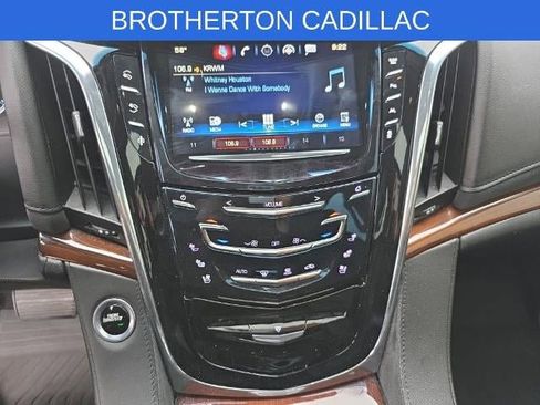 Used 2016 Cadillac Escalade Luxury AWD/4WD image 14