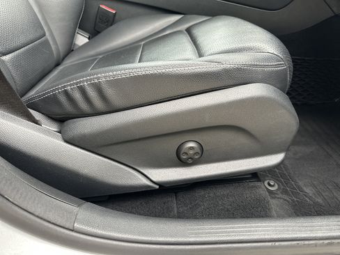 Certified 2018 Mercedes-Benz GLC 300 4MATIC image 34