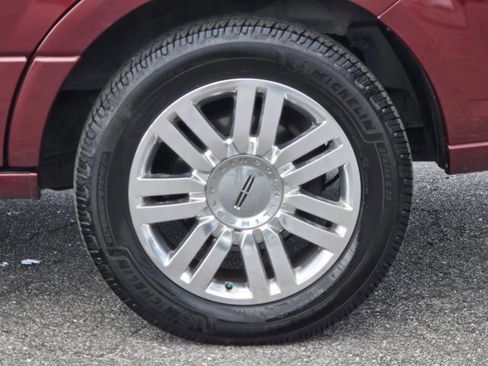 Used 2012 Lincoln Navigator 2WD image 26