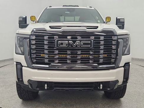 Used 2024 GMC Sierra 3500 Denali Ultimate AWD/4WD image 9