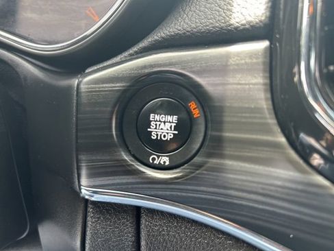 Used 2019 Jeep Grand Cherokee Limited AWD/4WD image 22