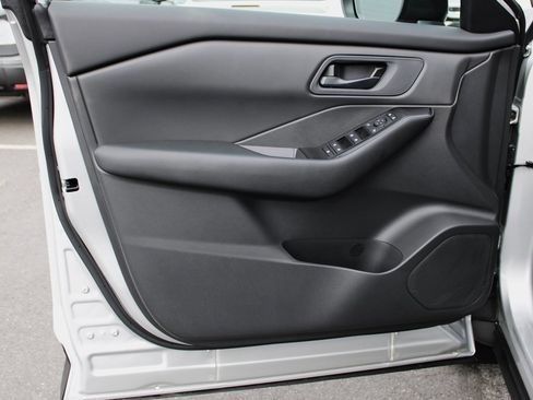 Certified 2025 Nissan Rogue S image 16