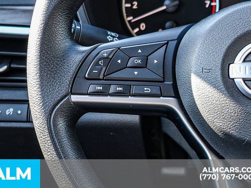 Used 2025 Nissan Altima 2.5 SV FWD image 33