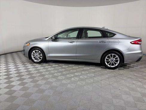 Used 2020 Ford Fusion SE FWD image 4