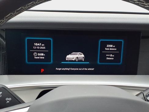 Used 2025 Volkswagen Tiguan SE image 24