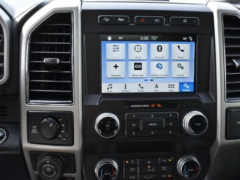 Used 2019 Ford F150 Lariat w/ Equipment Group 502A Luxury AWD/4WD image 19