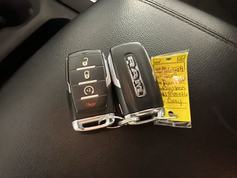 Used 2019 RAM 1500 Big Horn AWD/4WD image 23