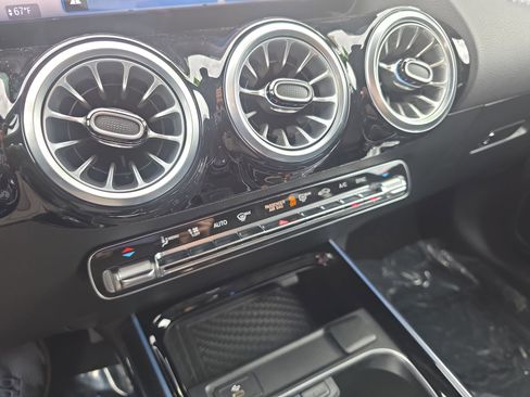 Certified 2025 Mercedes-Benz GLA 250 4MATIC image 24