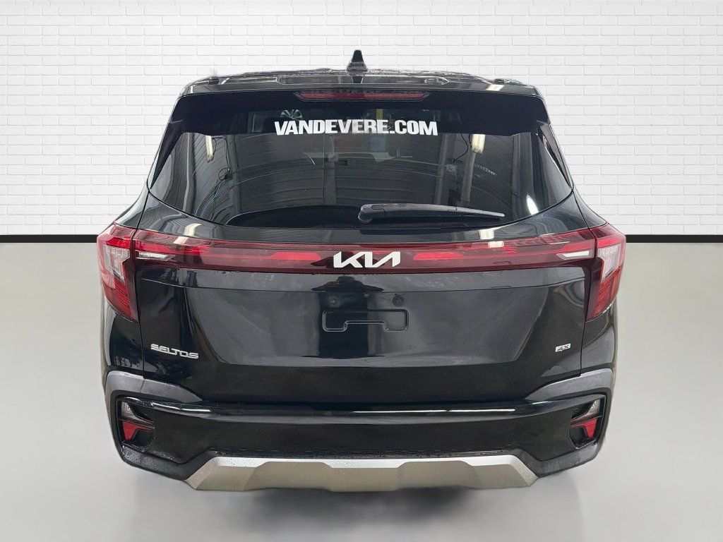 Used 2024 Kia Seltos S AWD/4WD image 8