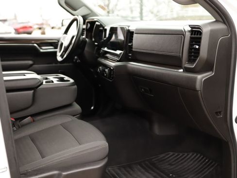 Used 2024 Chevrolet Silverado 1500 LT w/ Z71 Off-Road Package image 30