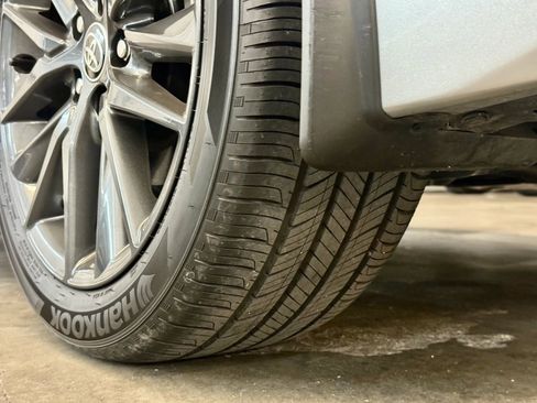 Used 2023 Toyota Camry SE image 17